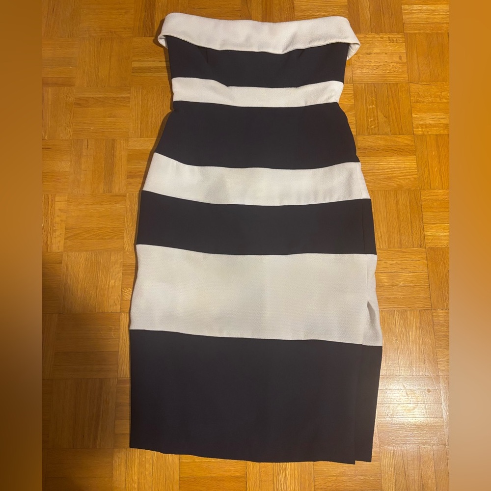 Elegant Blue and White Strapless Dress